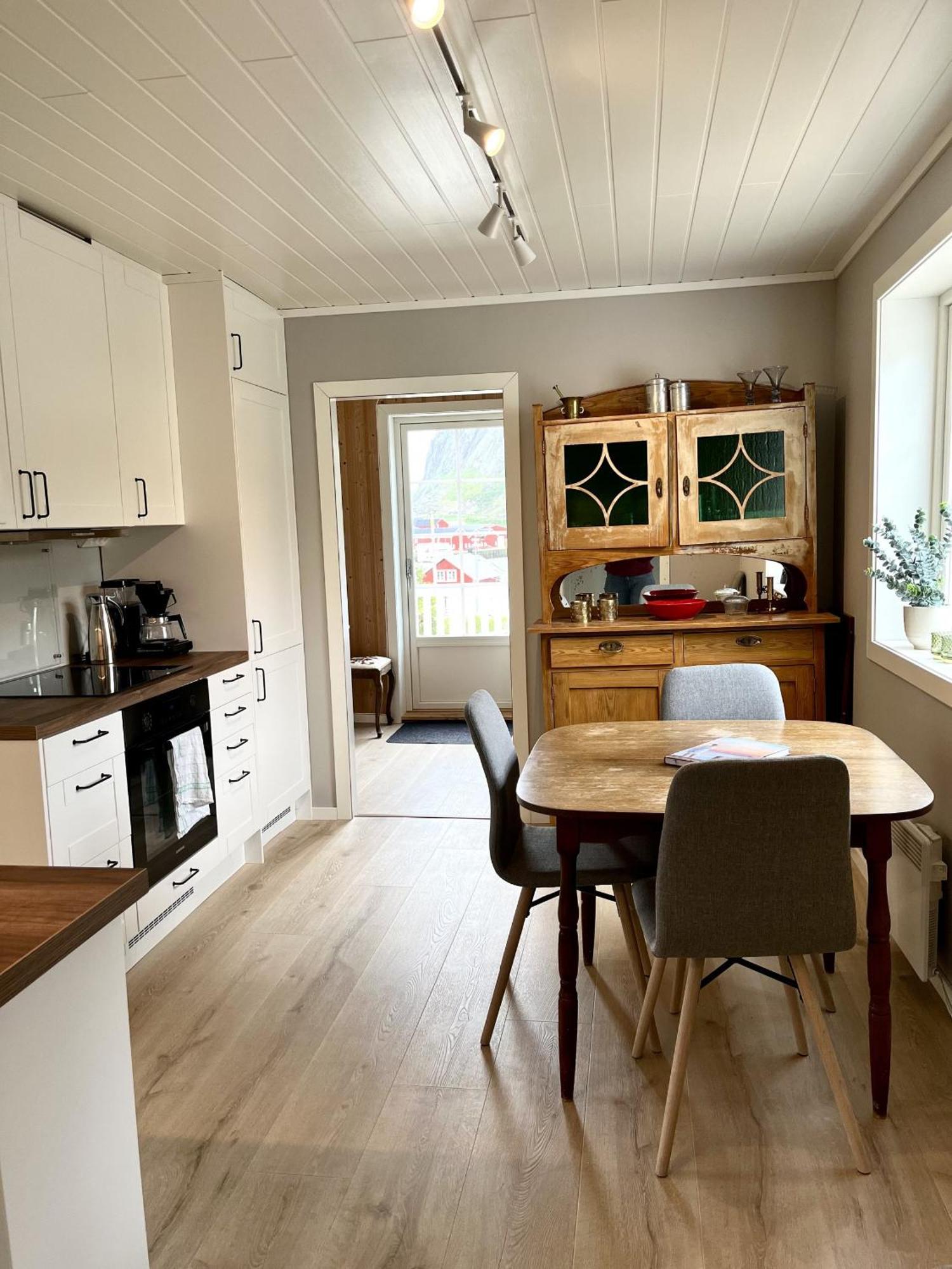 Koselig Nyrestaurert Hus Med Flott Utsikt! Villa ไรเนอ ภายนอก รูปภาพ
