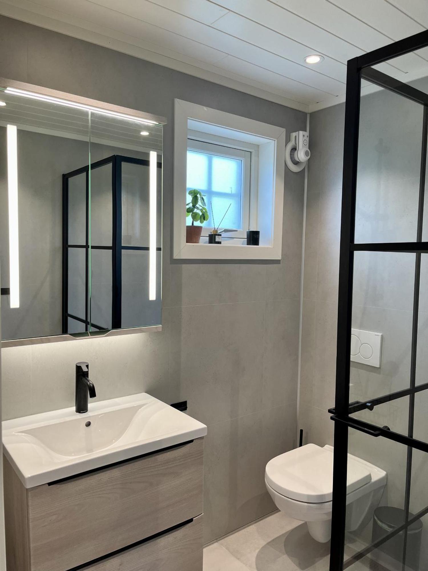 Koselig Nyrestaurert Hus Med Flott Utsikt! Villa ไรเนอ ภายนอก รูปภาพ